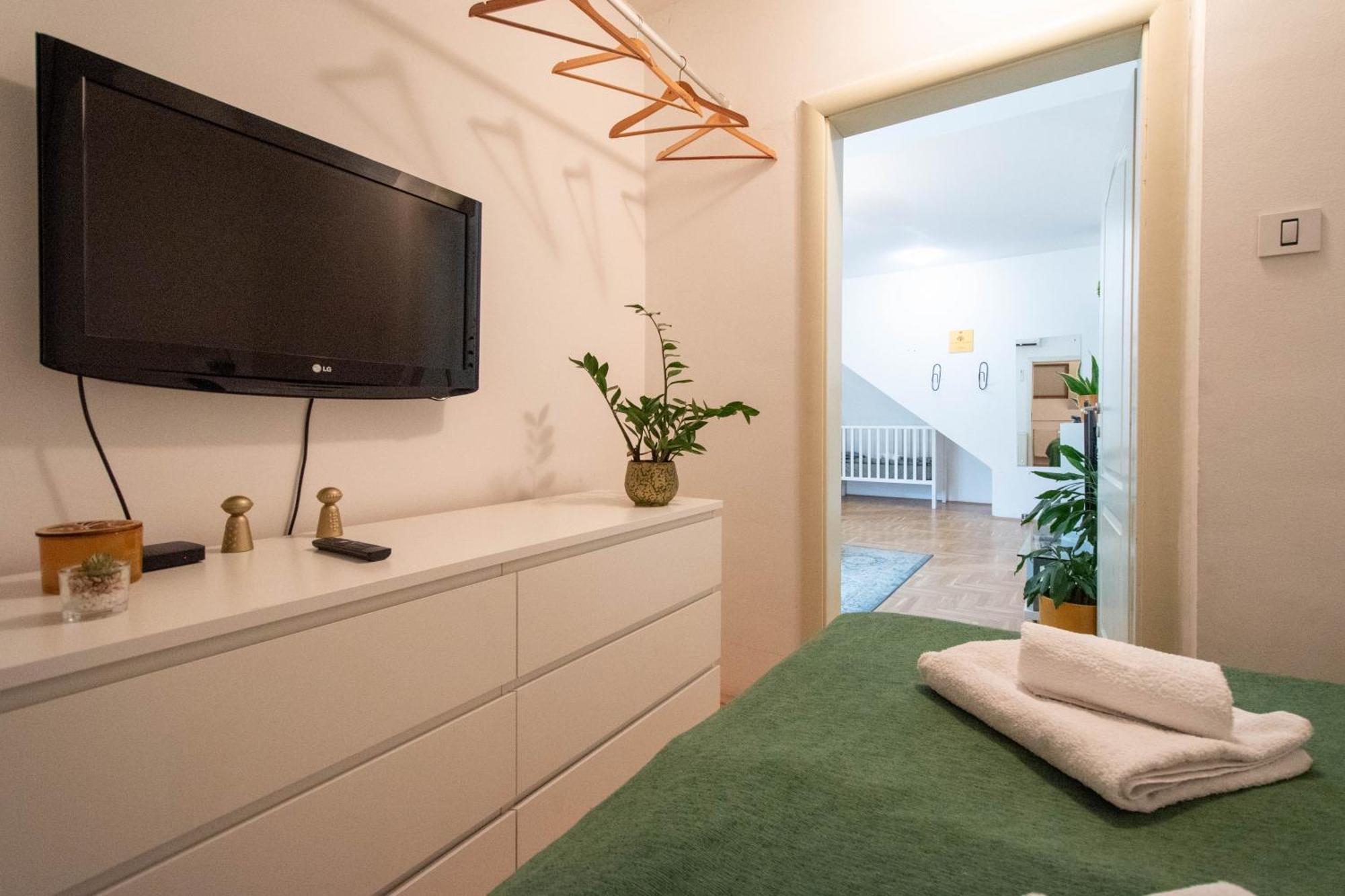 Spacious 1-Bedroom Apartment Novi Sad Exteriér fotografie